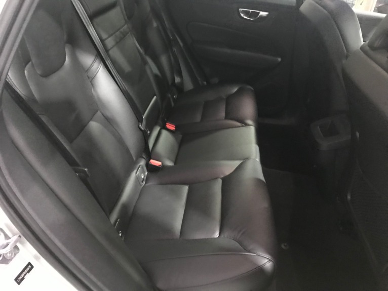 Used-2019-Volvo-XC60-T6-Momentum-AWD