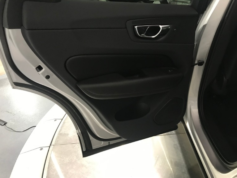 Used-2019-Volvo-XC60-T6-Momentum-AWD