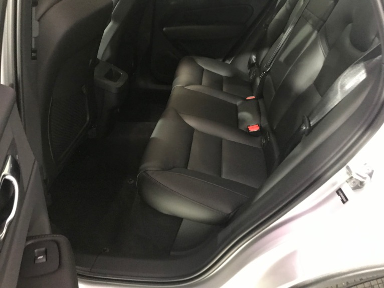 Used-2019-Volvo-XC60-T6-Momentum-AWD