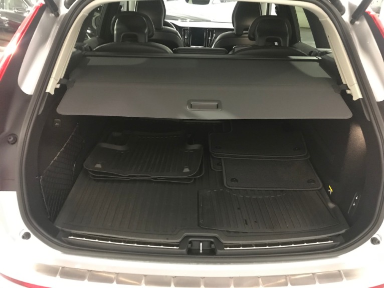 Used-2019-Volvo-XC60-T6-Momentum-AWD