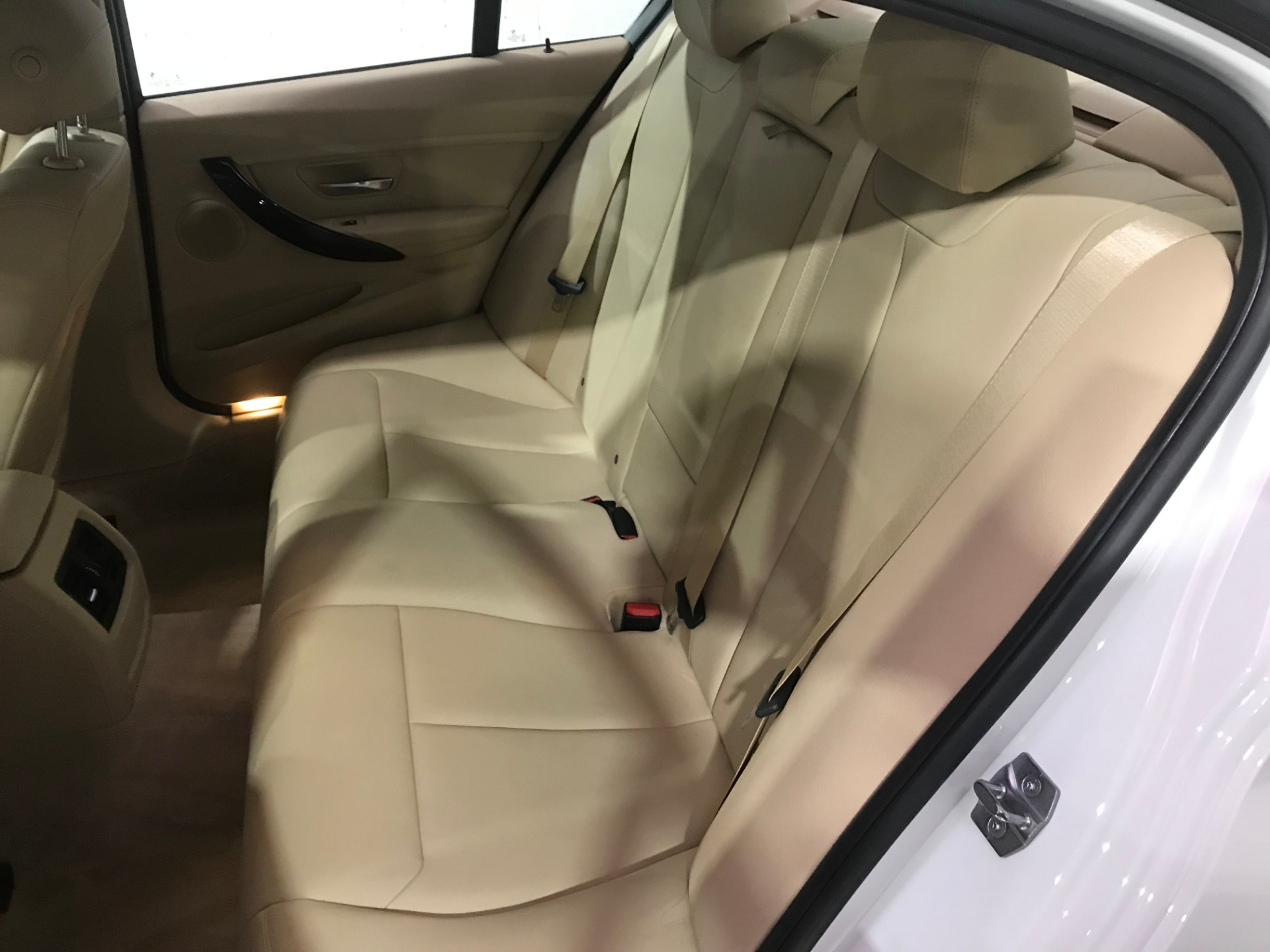 Used-2015-BMW-3-Series-320i-xDrive