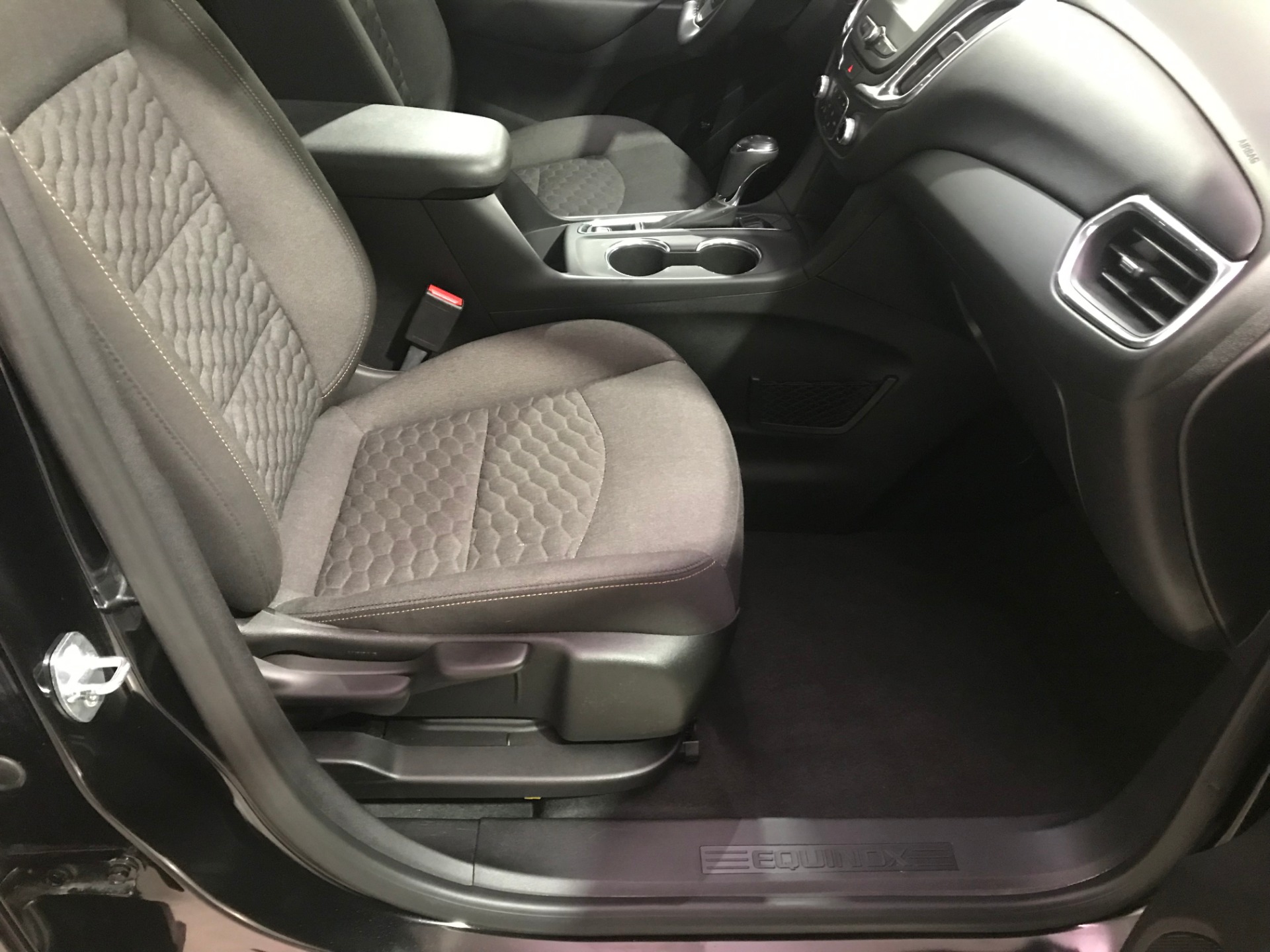 Used-2018-Chevrolet-Equinox-LT-FWD