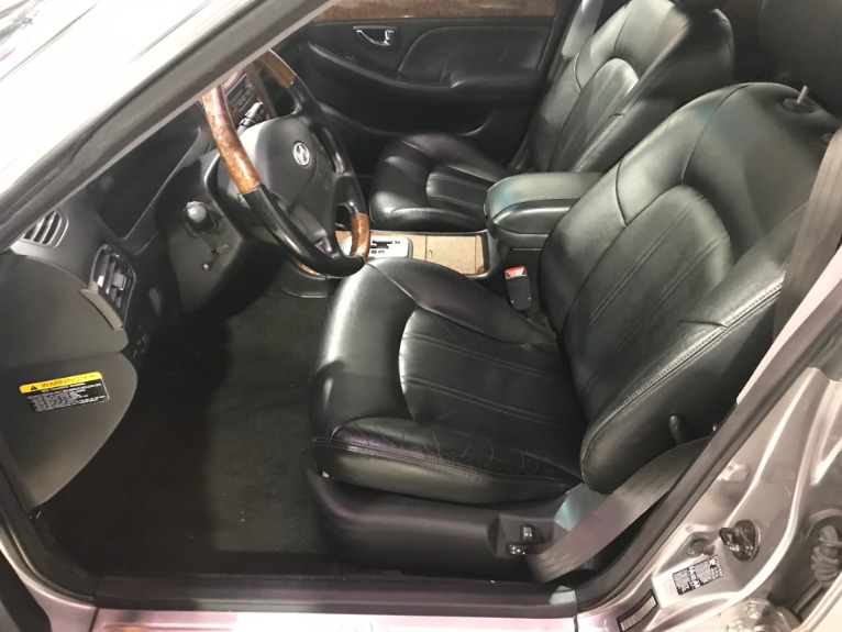 Used-2005-Hyundai-XG350-L