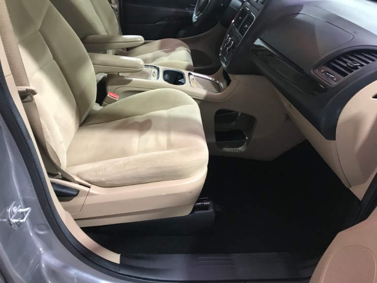 Used-2016-Dodge-Grand-Caravan-SXT