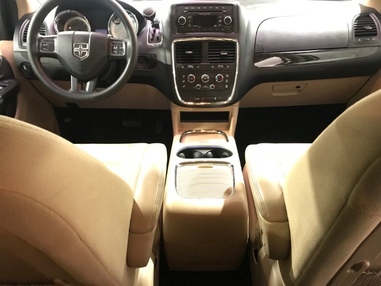 Used-2016-Dodge-Grand-Caravan-SXT