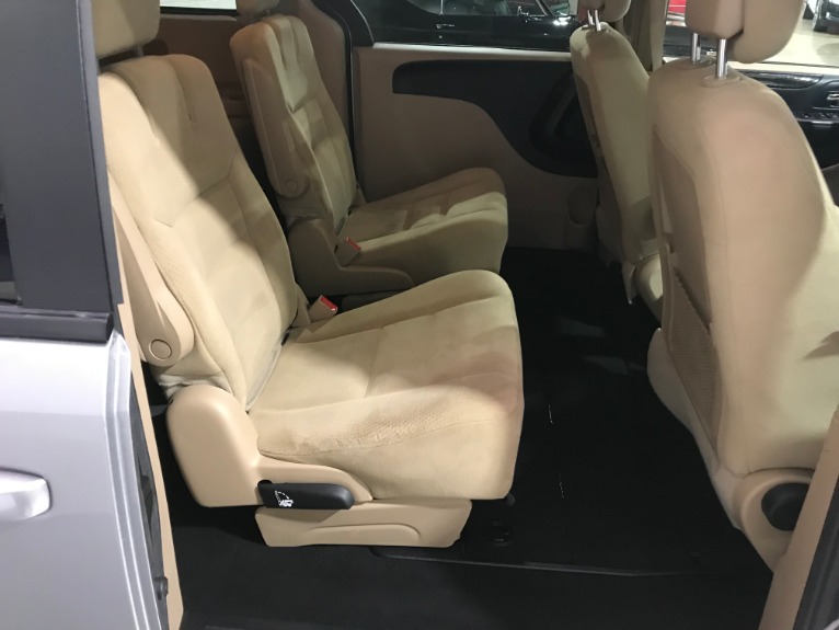 Used-2016-Dodge-Grand-Caravan-SXT