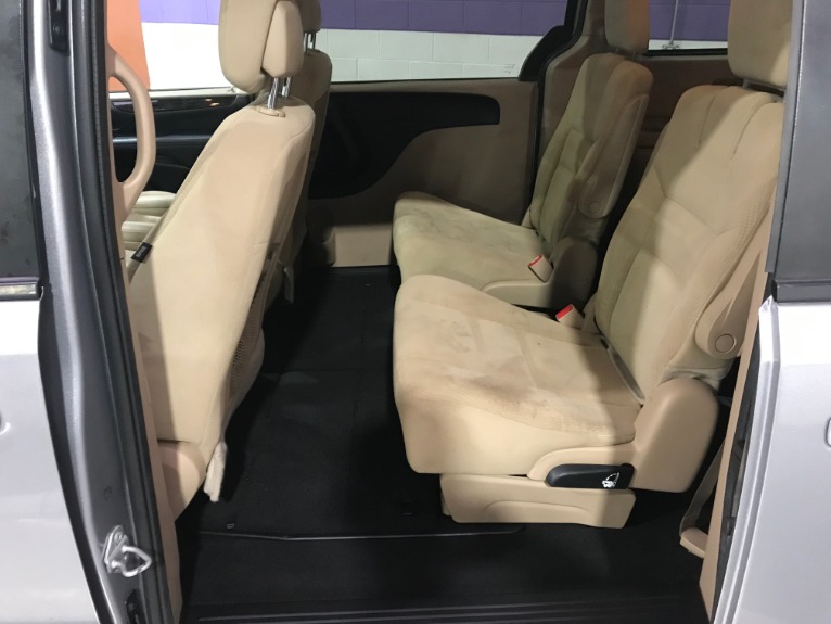 Used-2016-Dodge-Grand-Caravan-SXT