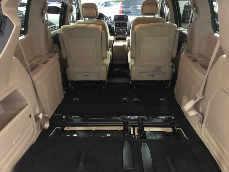 Used-2016-Dodge-Grand-Caravan-SXT
