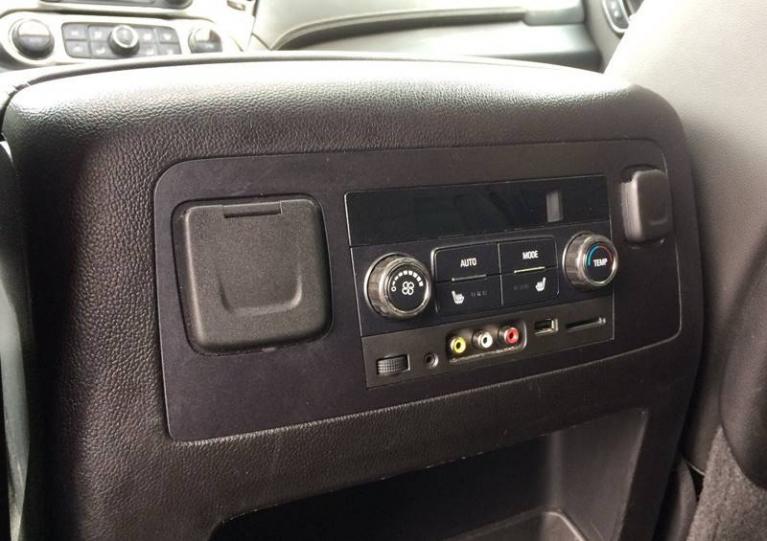 Used-2015-Chevrolet-Suburban-LTZ-1500-4x4-4dr-SUV