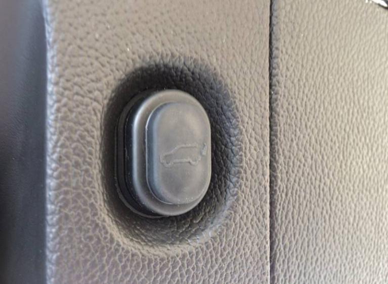 Used-2015-Chevrolet-Suburban-LTZ-1500-4x4-4dr-SUV
