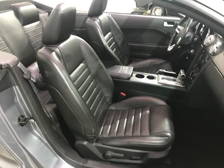 Used-2007-Ford-Mustang-GT-Convertible-Premium