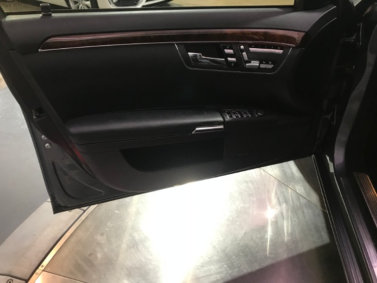 Used-2007-Mercedes-Benz-S-Class-S-550