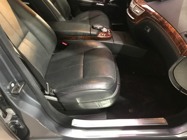 Used-2007-Mercedes-Benz-S-Class-S-550