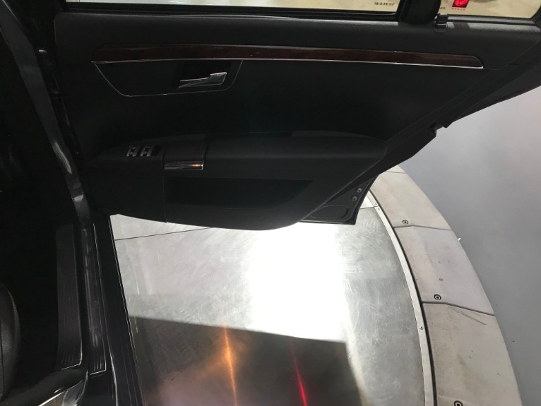 Used-2007-Mercedes-Benz-S-Class-S-550