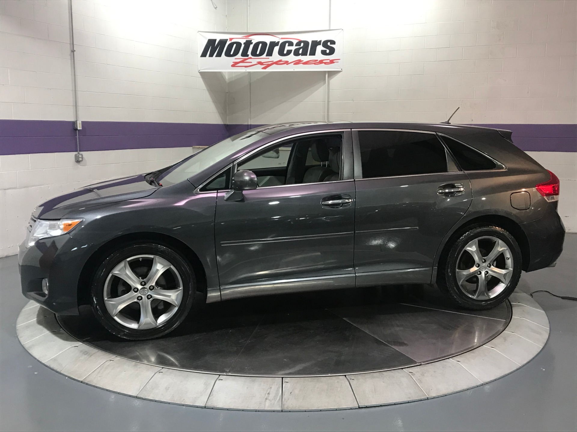 Used-2010-Toyota-Venza-AWD-V6