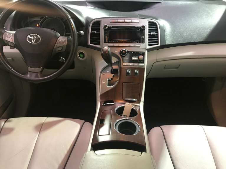 Used-2010-Toyota-Venza-AWD-V6