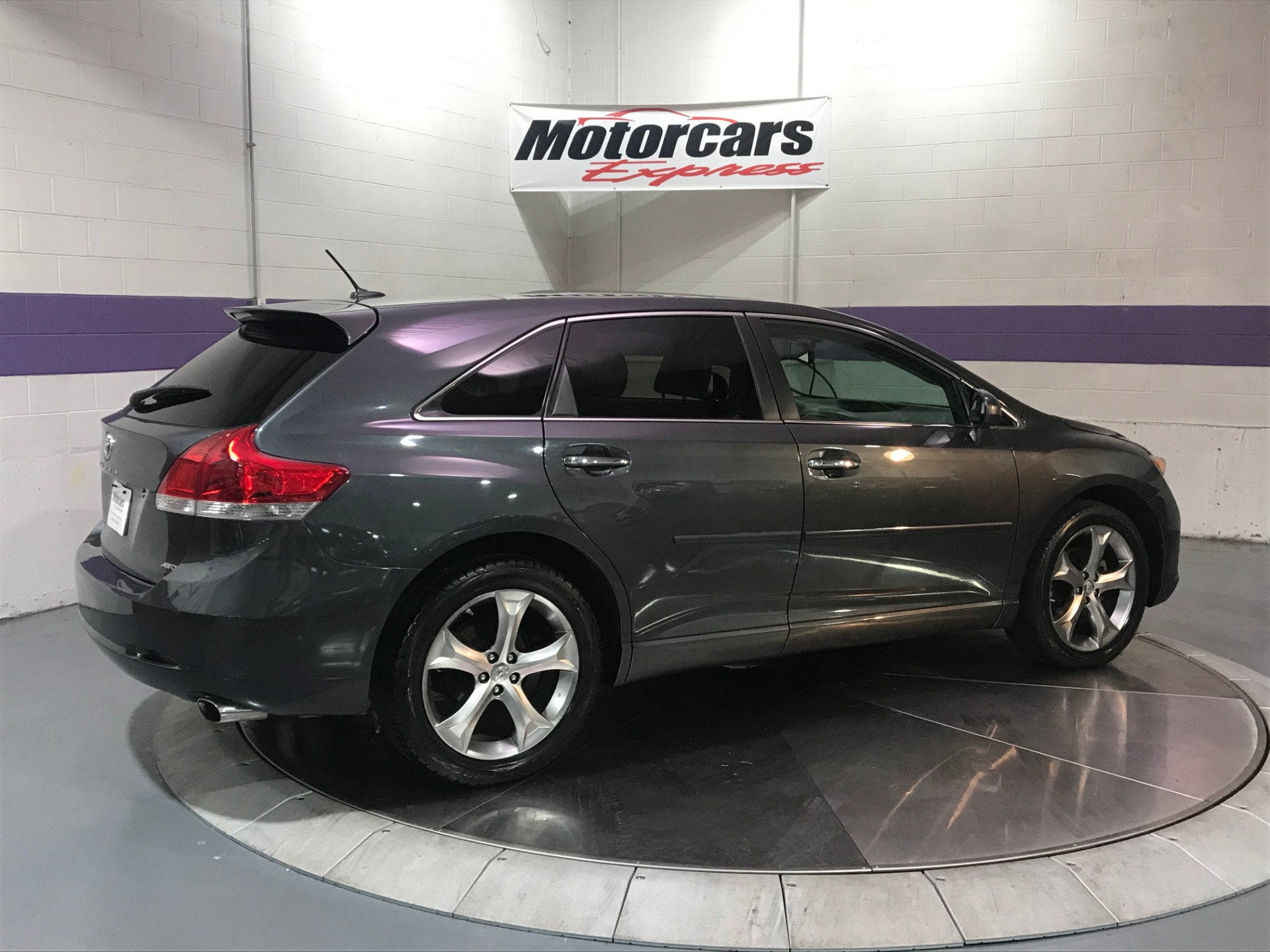 Used-2010-Toyota-Venza-AWD-V6