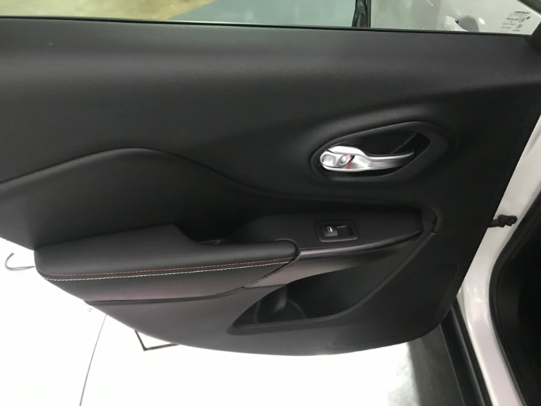Used-2016-Jeep-Cherokee-Latitude-75th-Anniversary