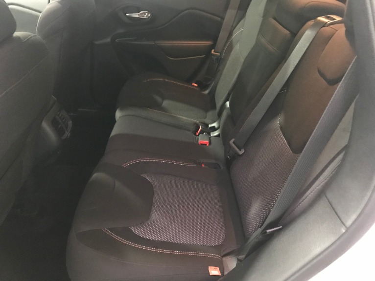 Used-2016-Jeep-Cherokee-Latitude-75th-Anniversary