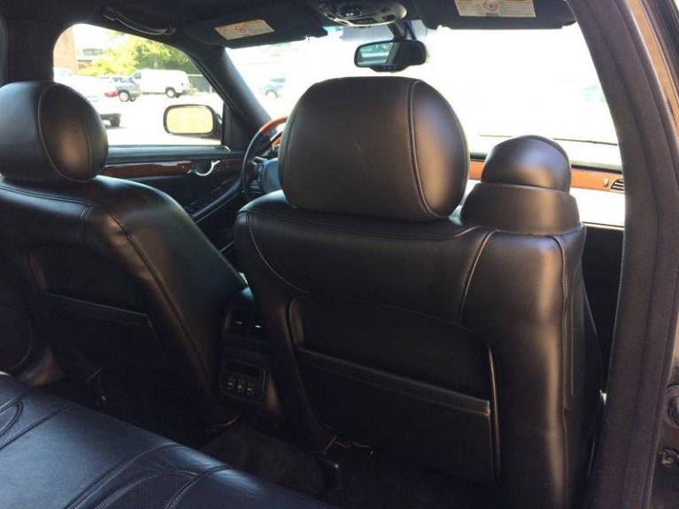 Used-2001-Cadillac-DeVille-DTS-4dr-Sedan