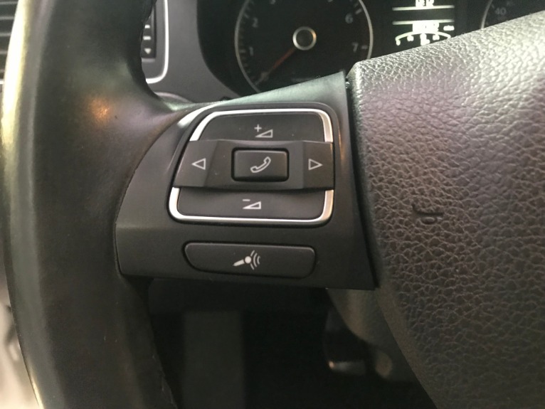 Used-2012-Volkswagen-Jetta-SE