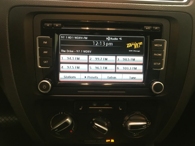 Used-2012-Volkswagen-Jetta-SE