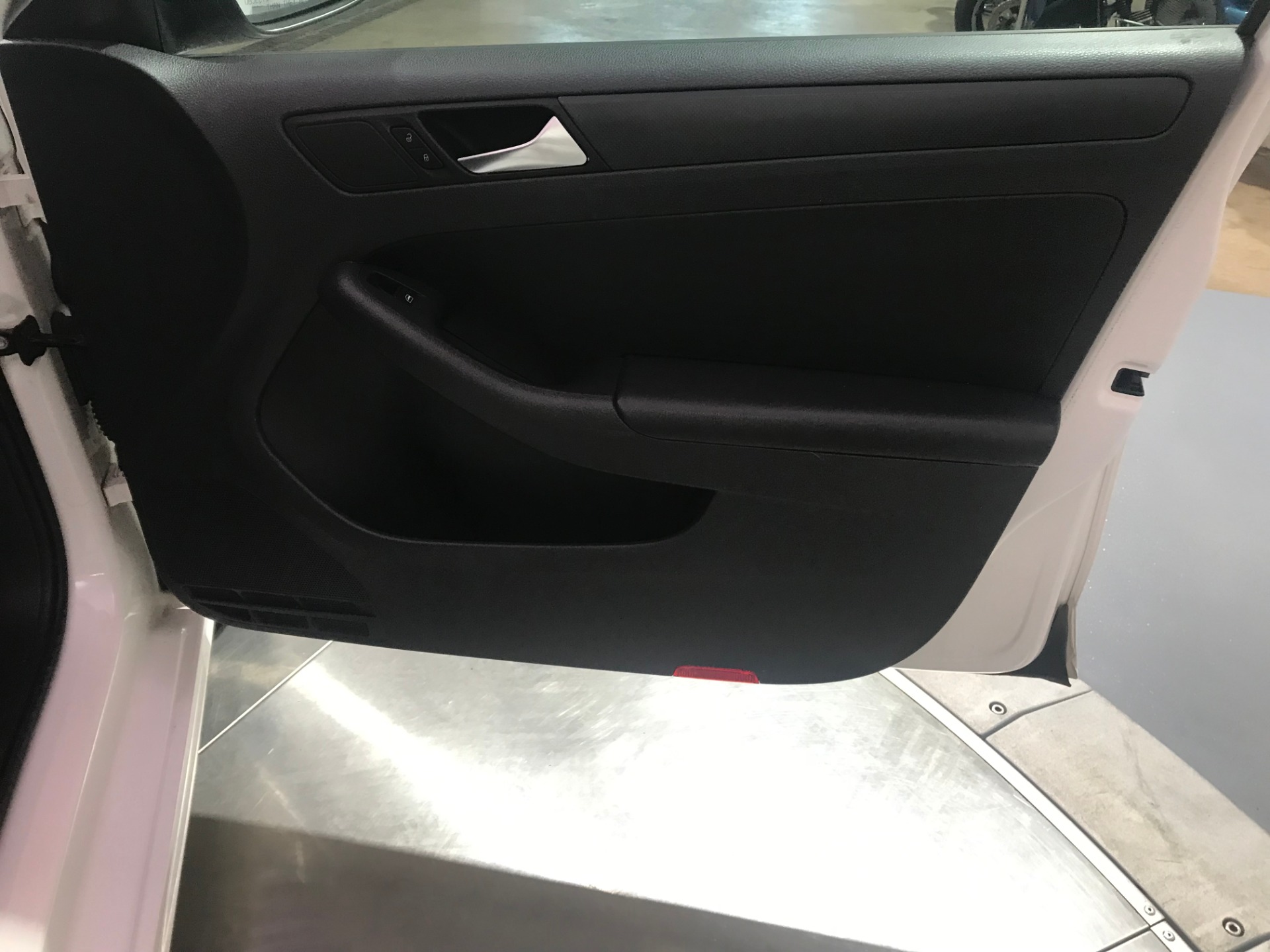 Used-2012-Volkswagen-Jetta-SE