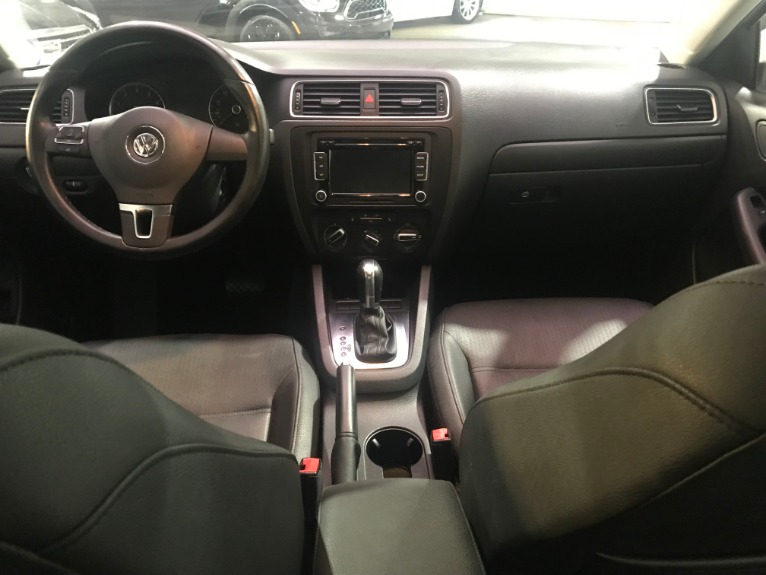 Used-2012-Volkswagen-Jetta-SE