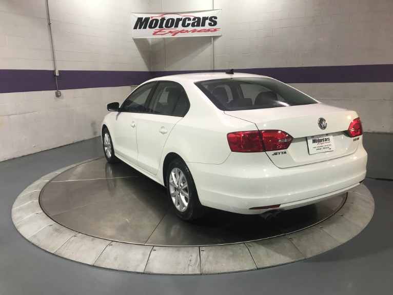 Used-2012-Volkswagen-Jetta-SE