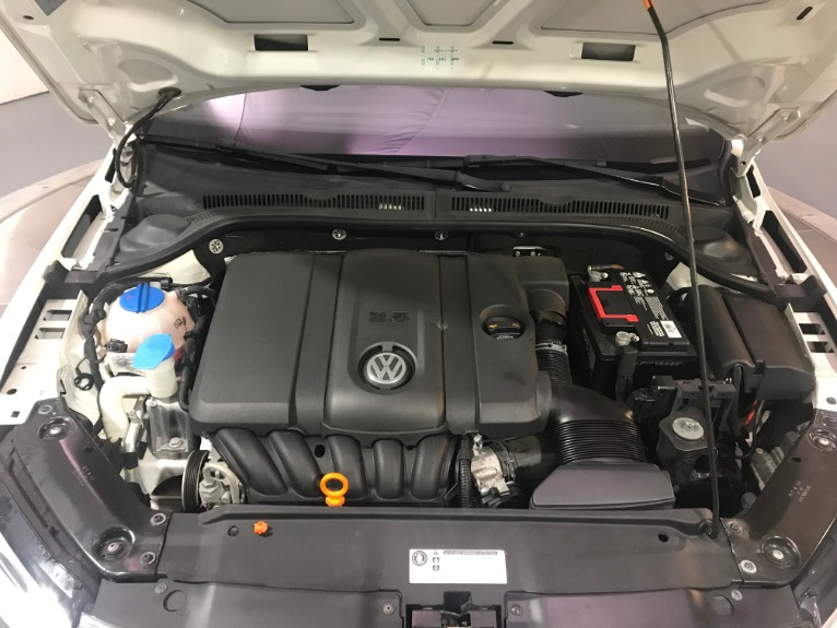Used-2012-Volkswagen-Jetta-SE
