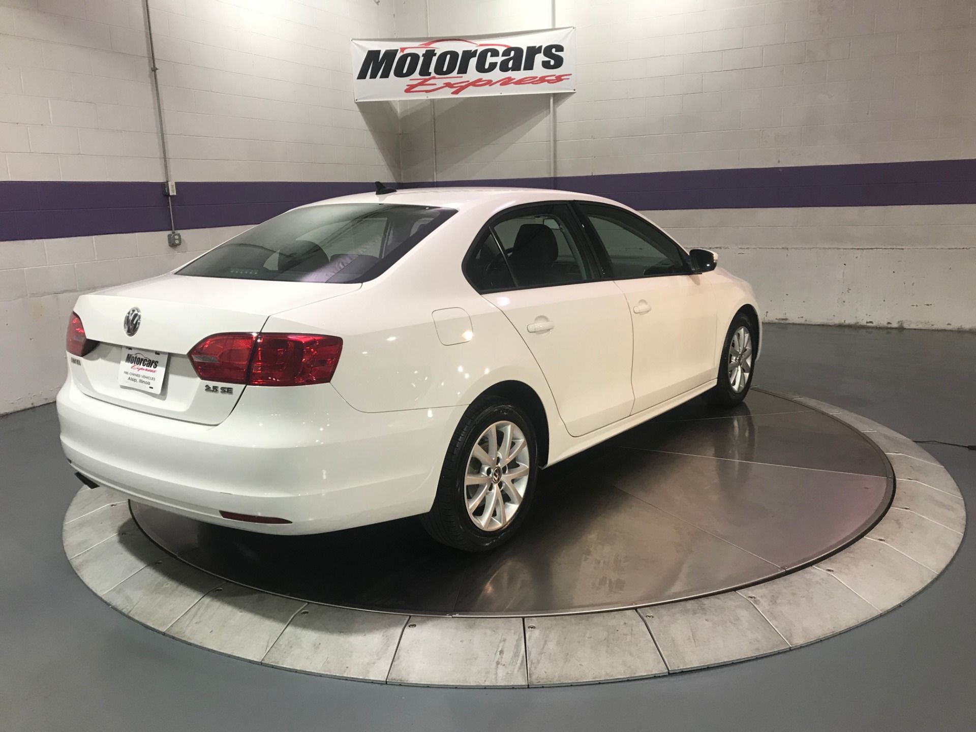 Used-2012-Volkswagen-Jetta-SE