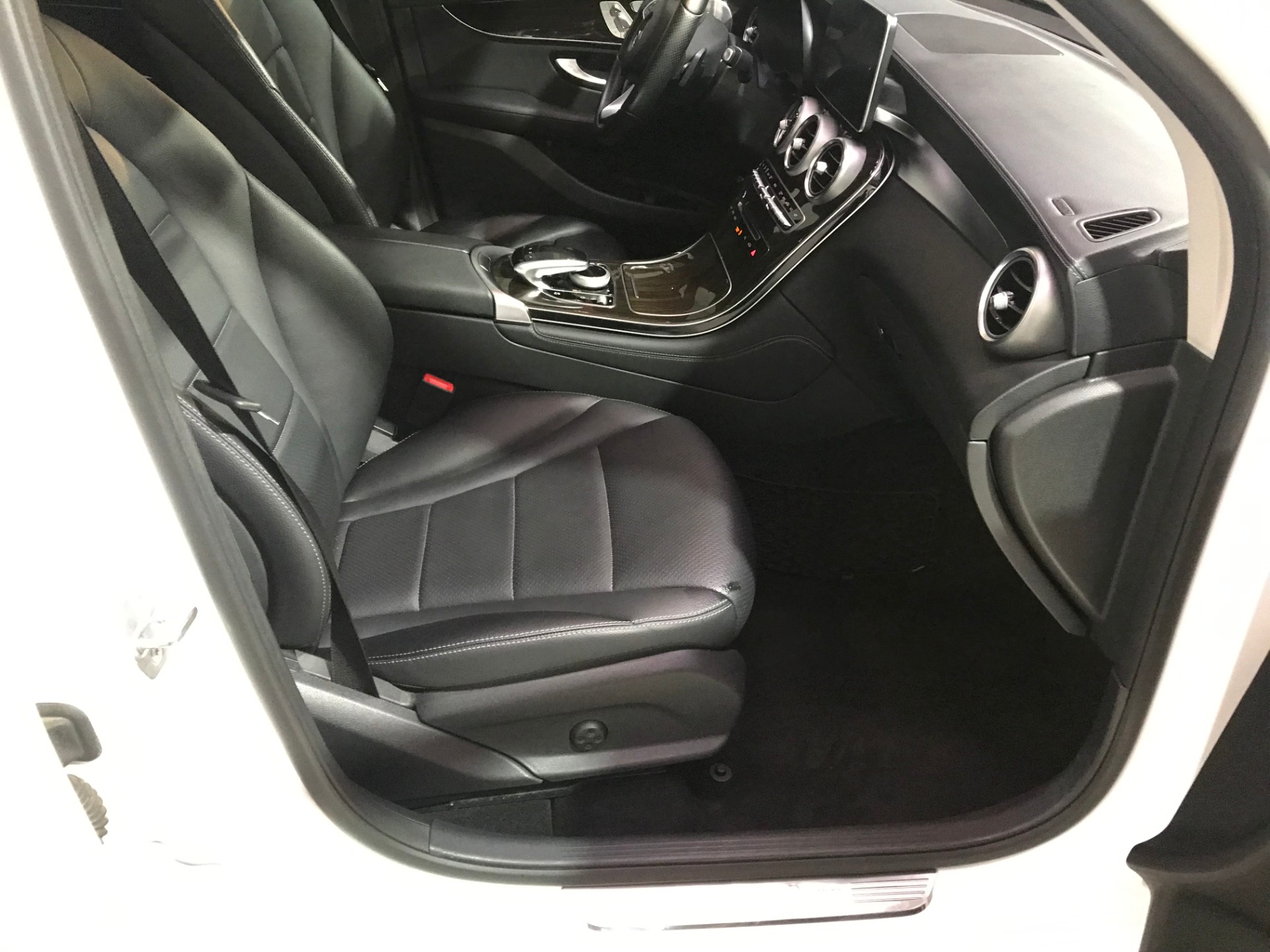 Used-2016-Mercedes-Benz-GLC-GLC-300-4MATIC-AWD