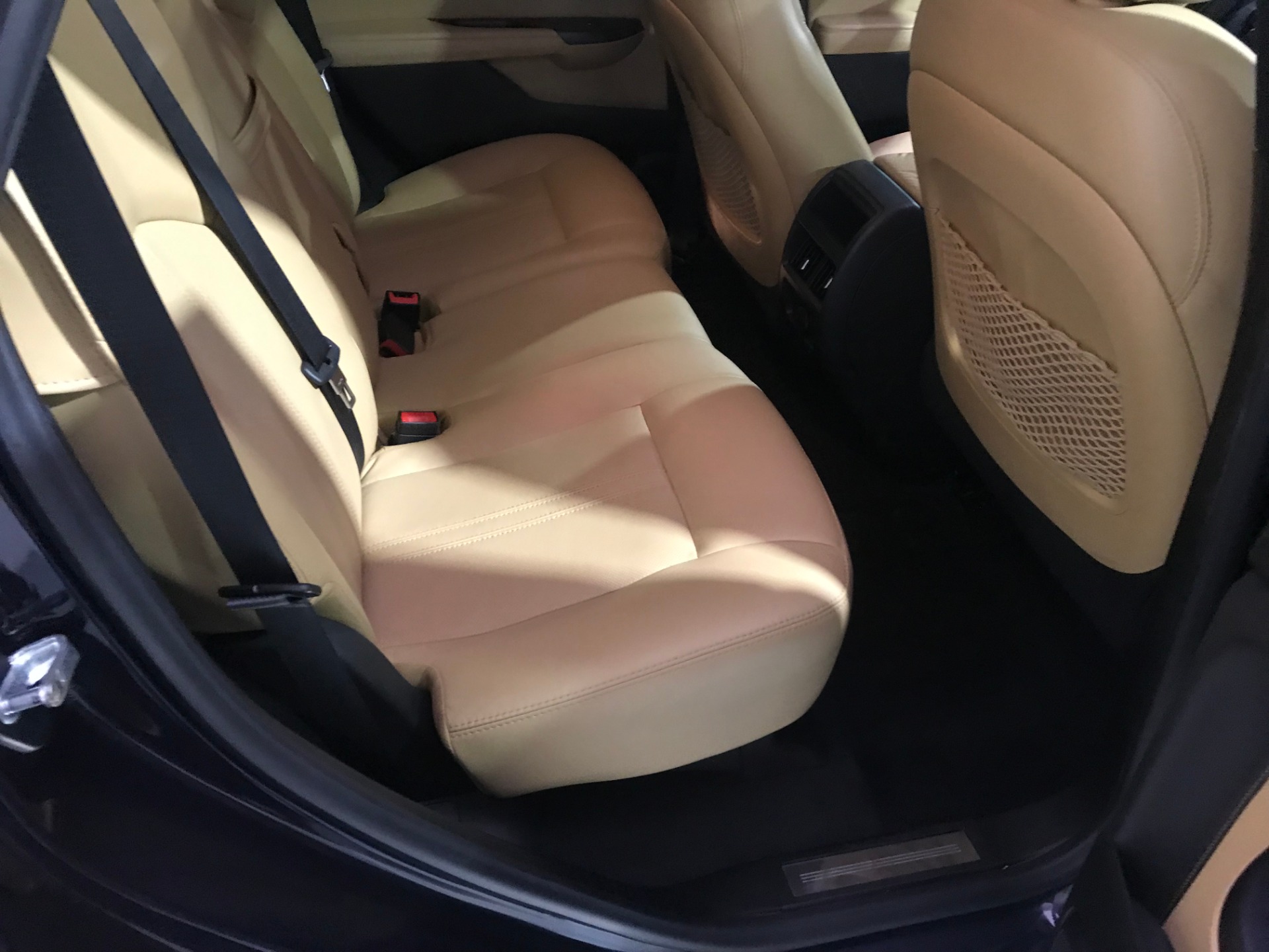Used-2014-Cadillac-SRX-Luxury-Collection