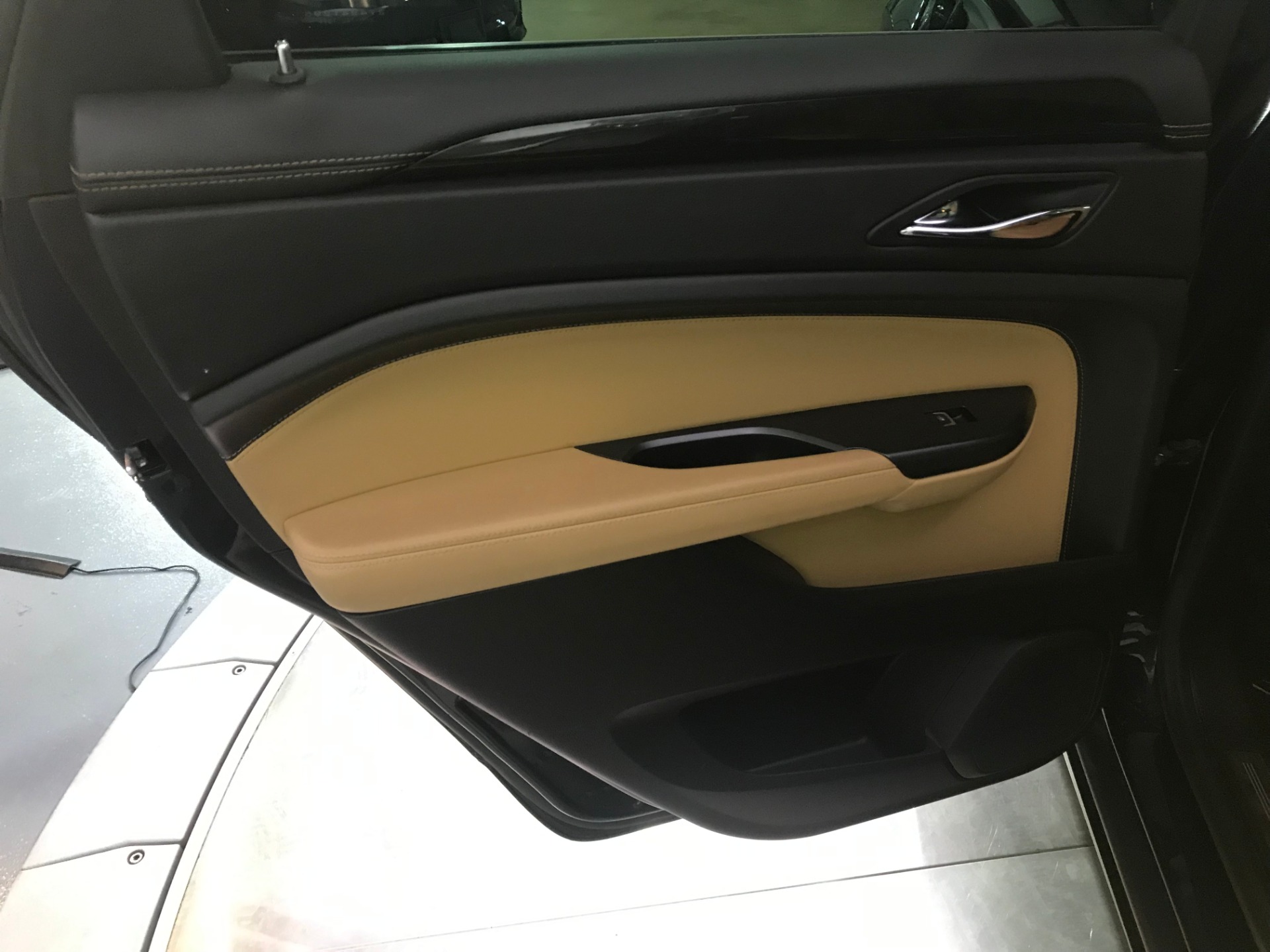 Used-2014-Cadillac-SRX-Luxury-Collection