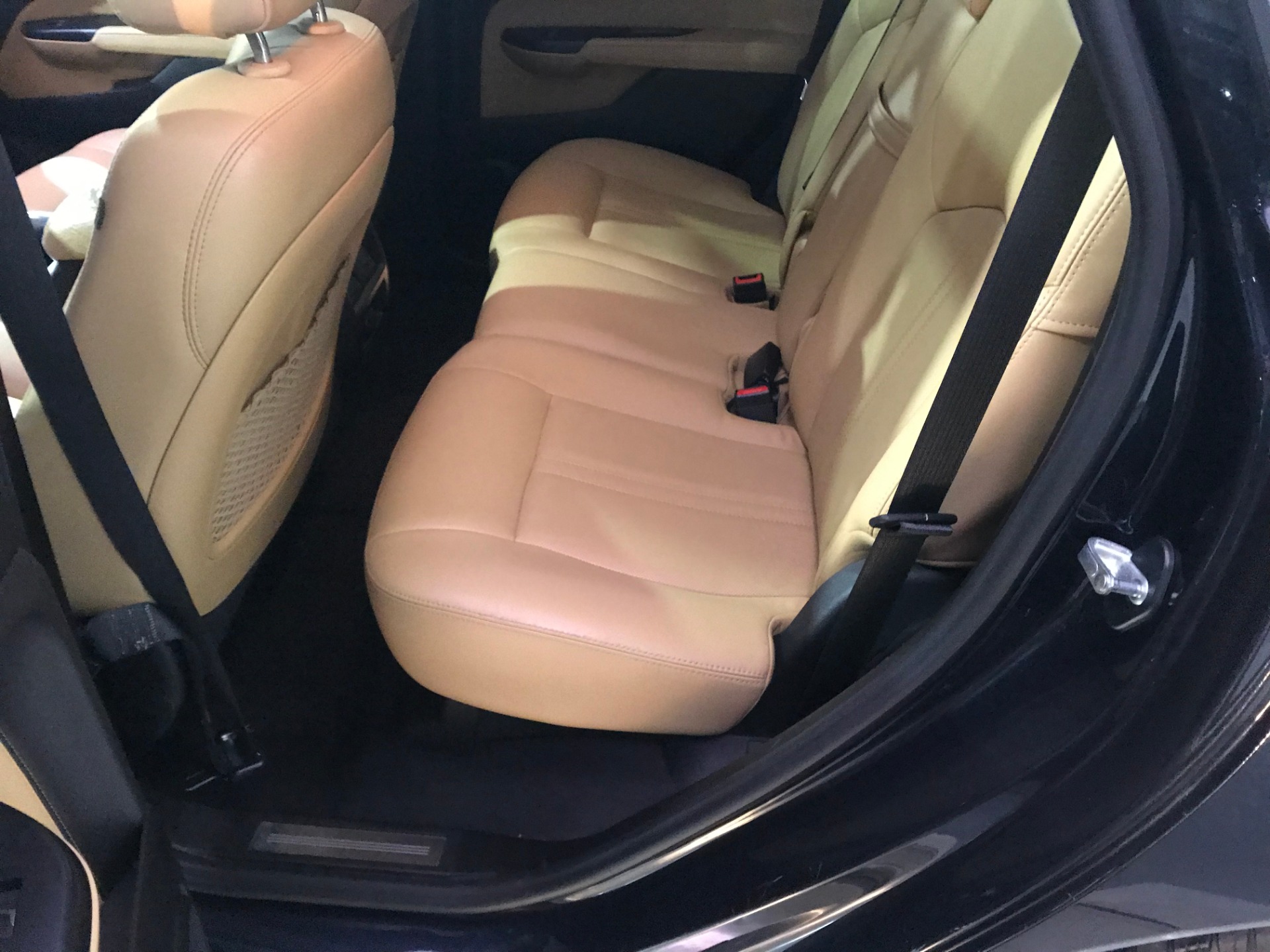 Used-2014-Cadillac-SRX-Luxury-Collection