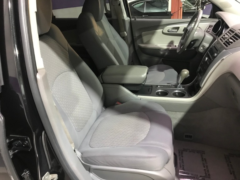 Used-2011-Chevrolet-Traverse-LT-FWD