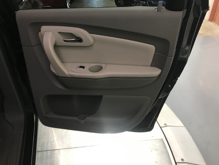 Used-2011-Chevrolet-Traverse-LT-FWD