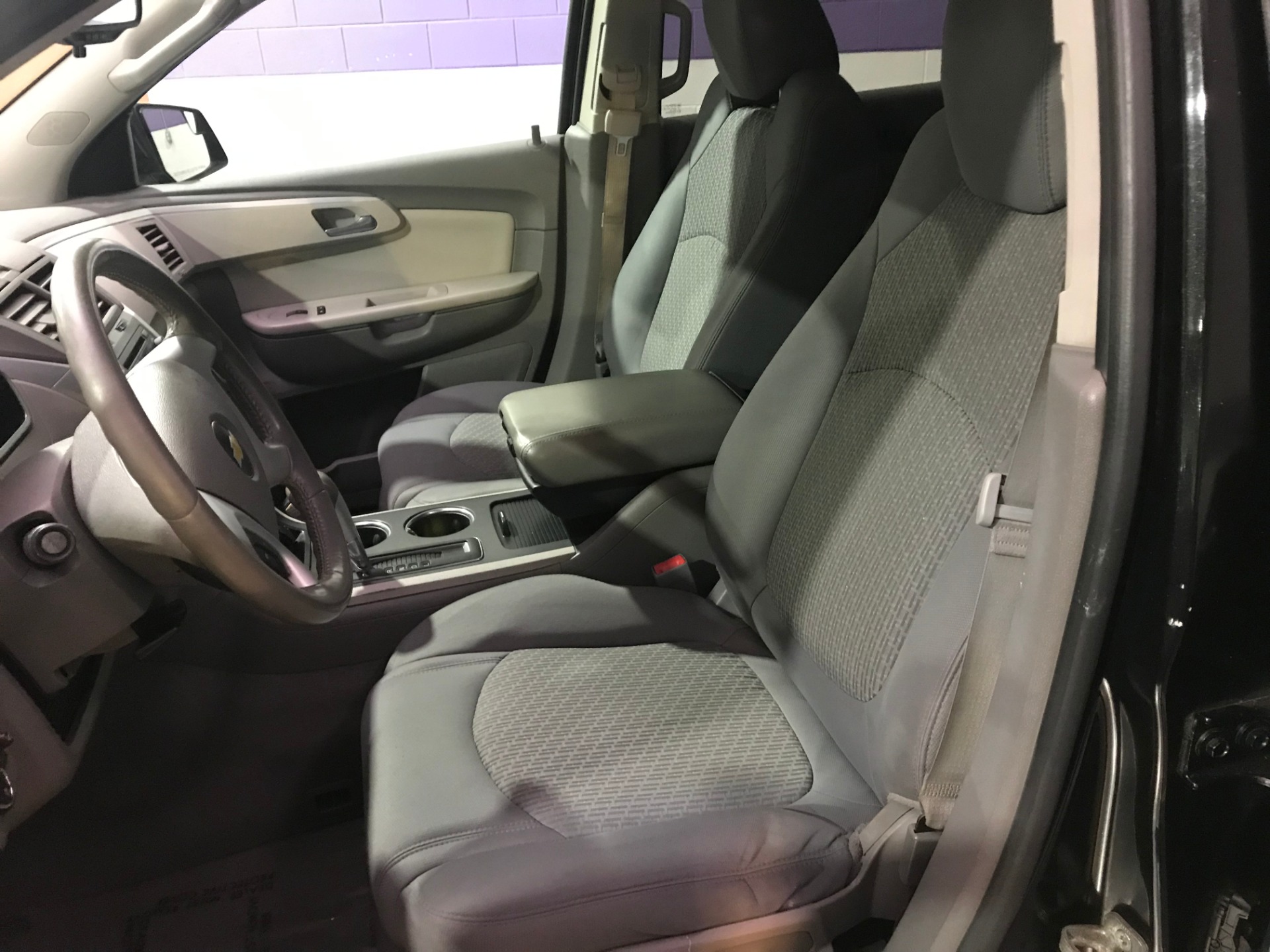 Used-2011-Chevrolet-Traverse-LT-FWD