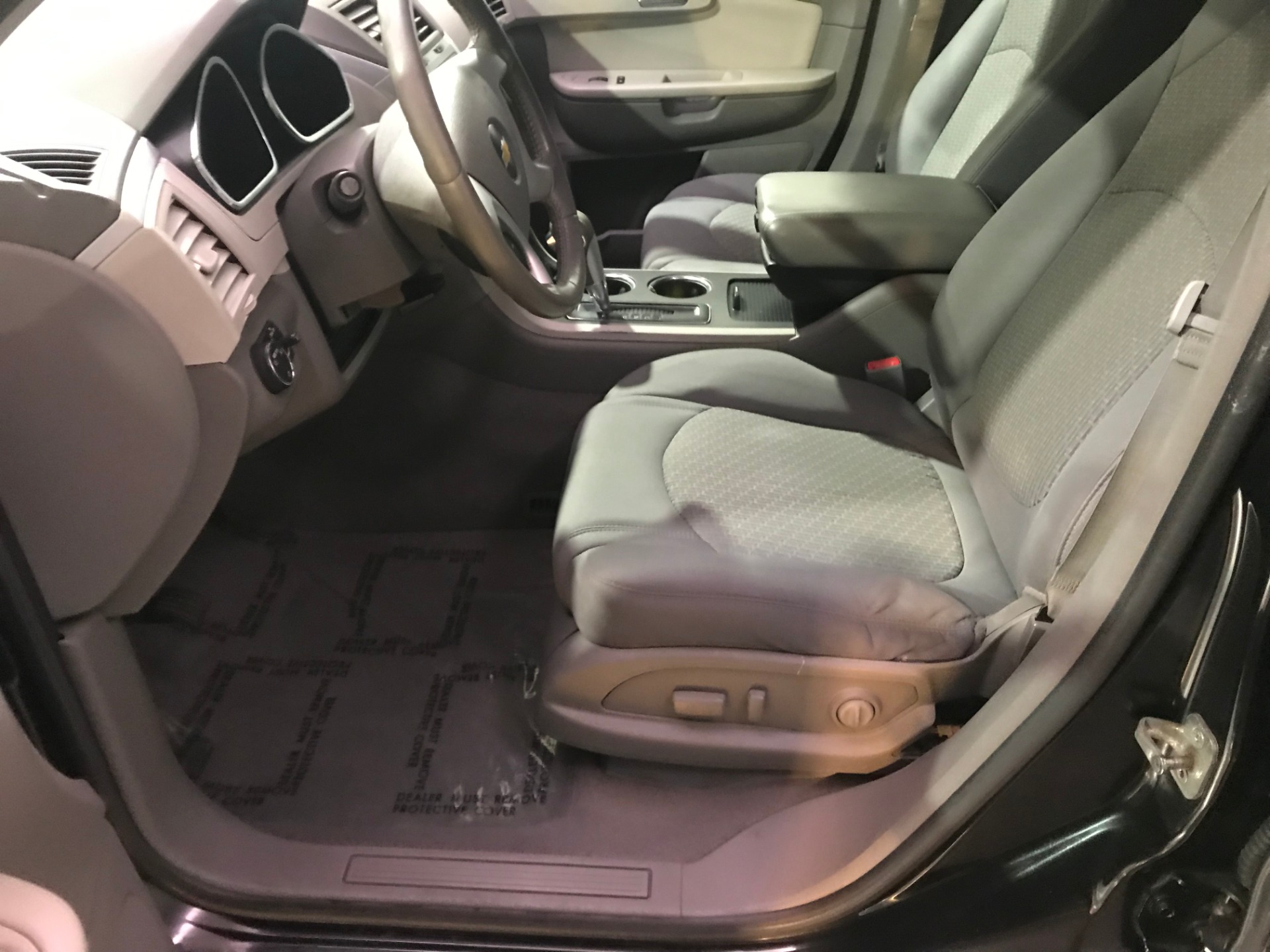 Used-2011-Chevrolet-Traverse-LT-FWD