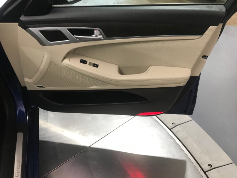 Used-2016-Hyundai-Genesis-38L-Tech-Ultimate---Signature-Package