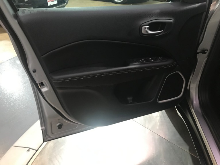 Used-2018-Jeep-Compass-Latitude