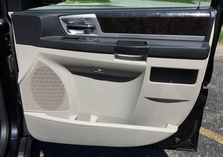 Used-2010-Dodge-Grand-Caravan-SXT-4dr-Mini-Van