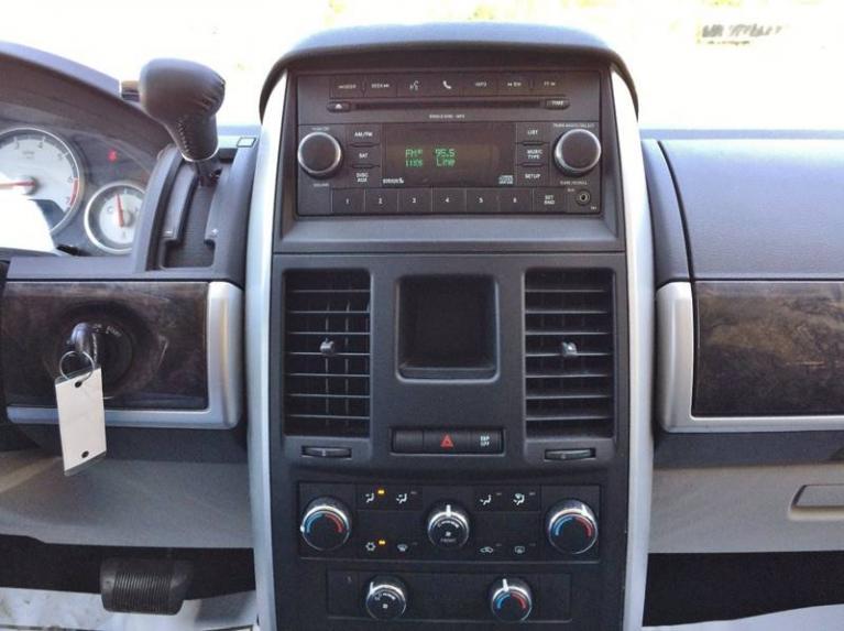 Used-2010-Dodge-Grand-Caravan-SXT-4dr-Mini-Van