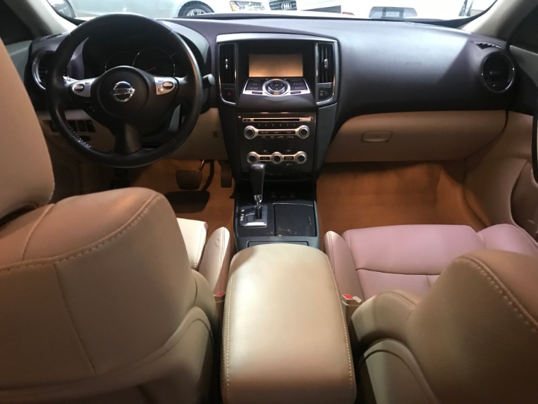 Used-2014-Nissan-Maxima-35-SV