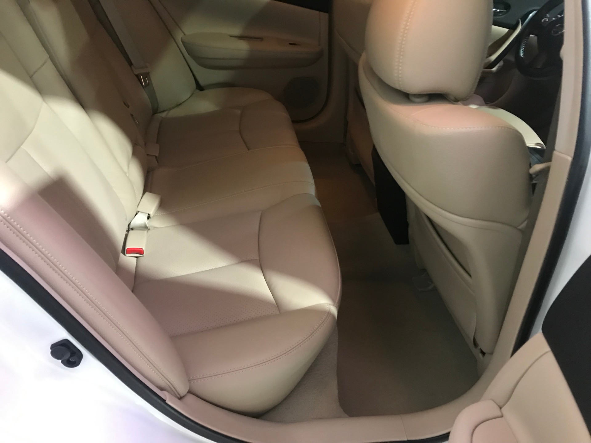 Used-2014-Nissan-Maxima-35-SV