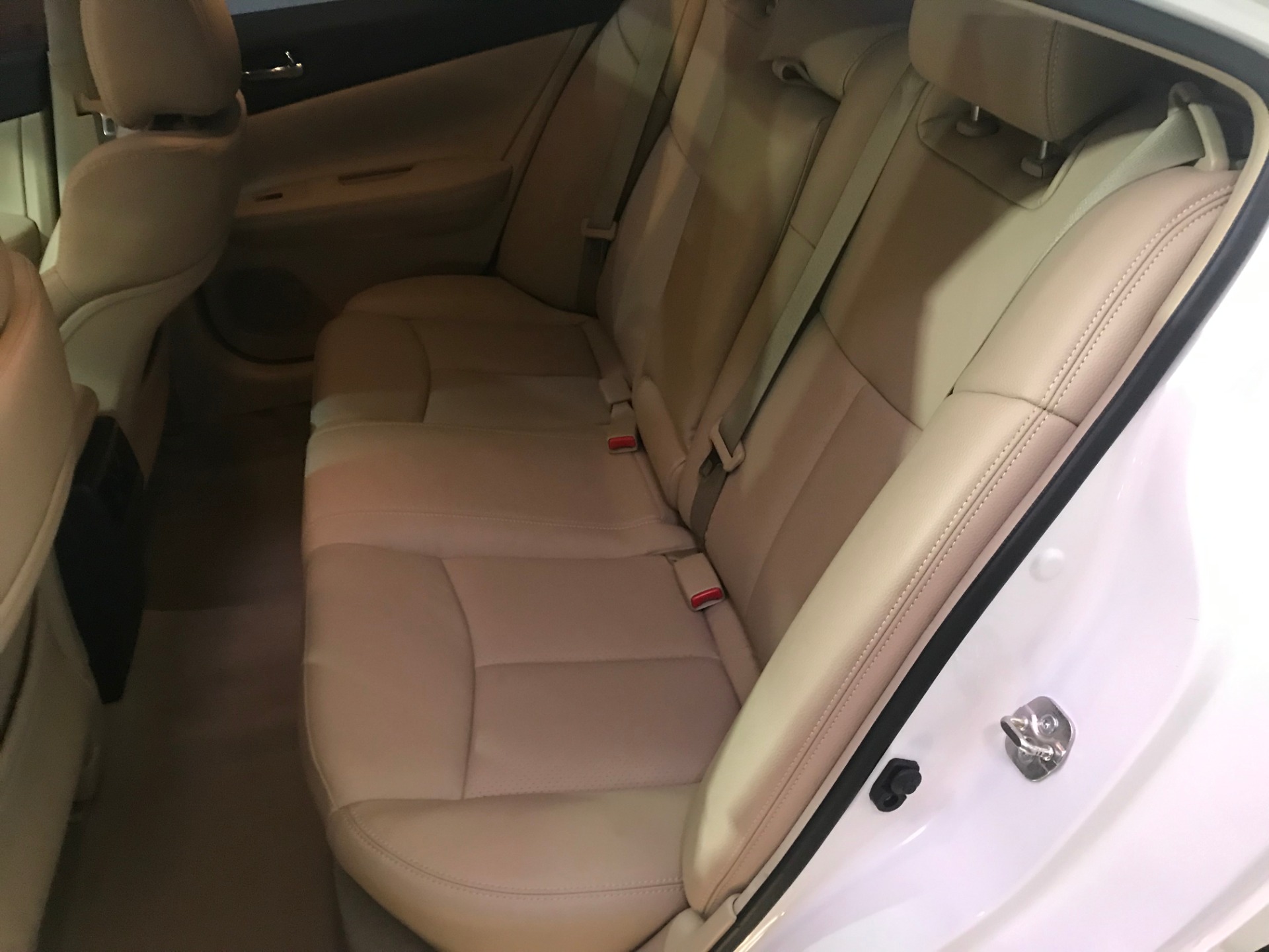 Used-2014-Nissan-Maxima-35-SV