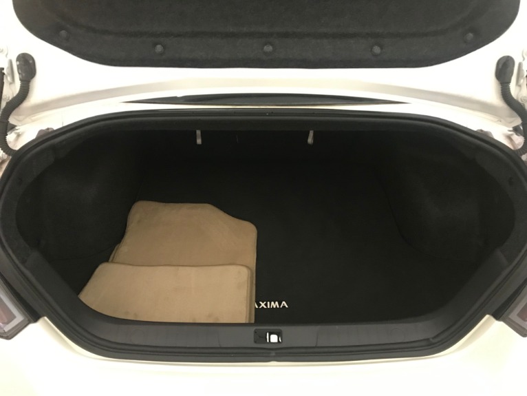 Used-2014-Nissan-Maxima-35-SV