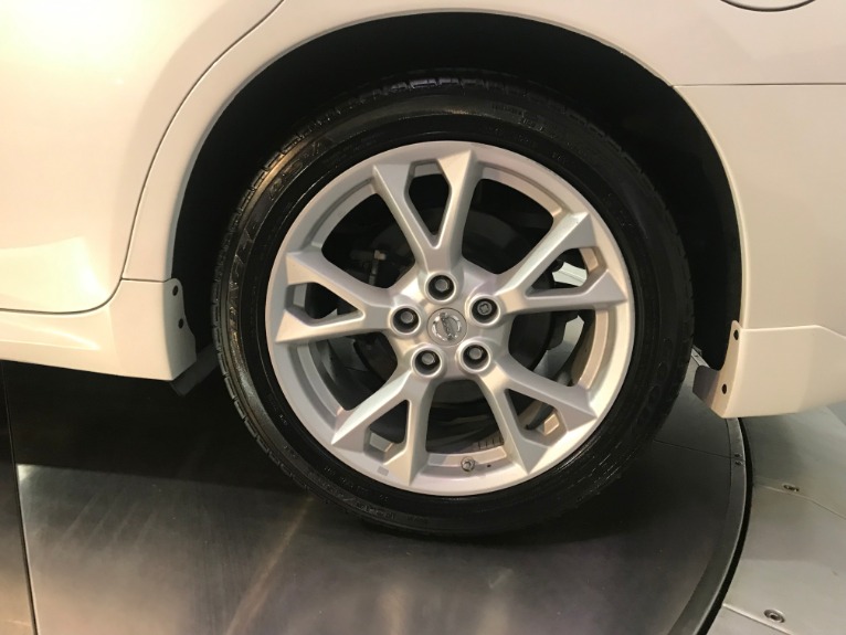 Used-2014-Nissan-Maxima-35-SV