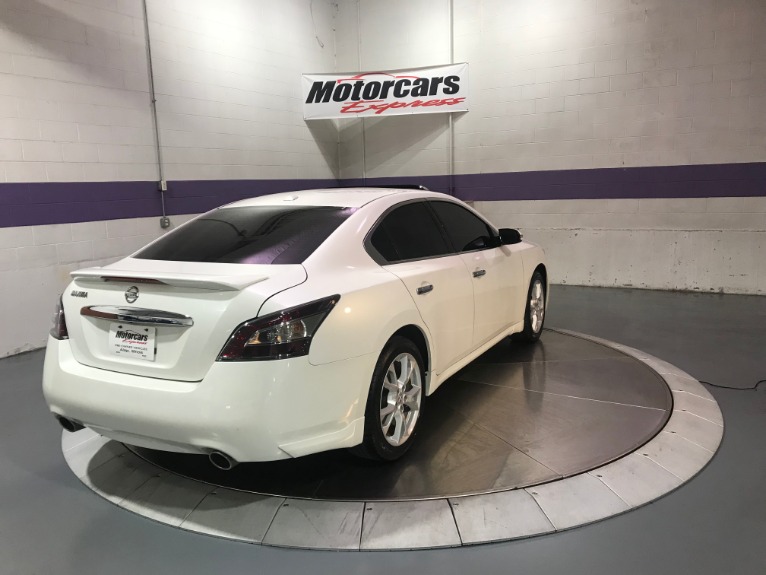 Used-2014-Nissan-Maxima-35-SV