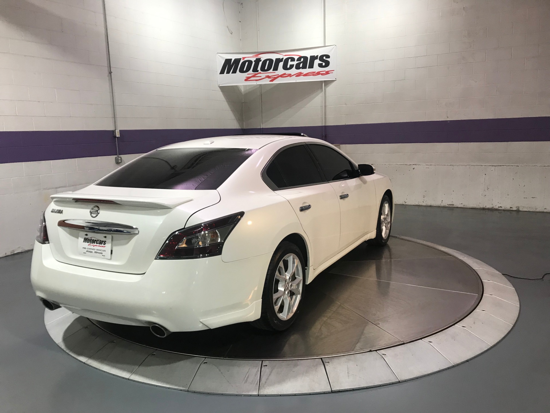 Used-2014-Nissan-Maxima-35-SV